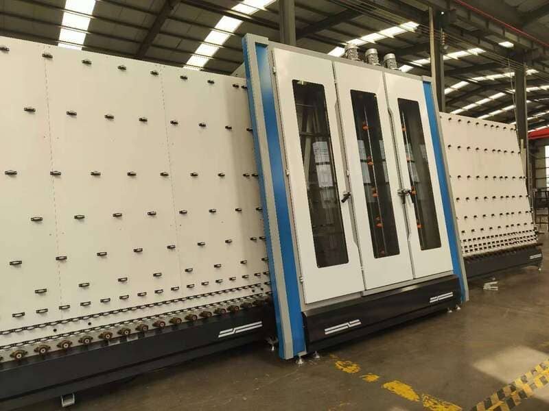 Infeed and outfeed sections of a glass washing machine, designed for smooth glass handling and optimized workflow efficiency.