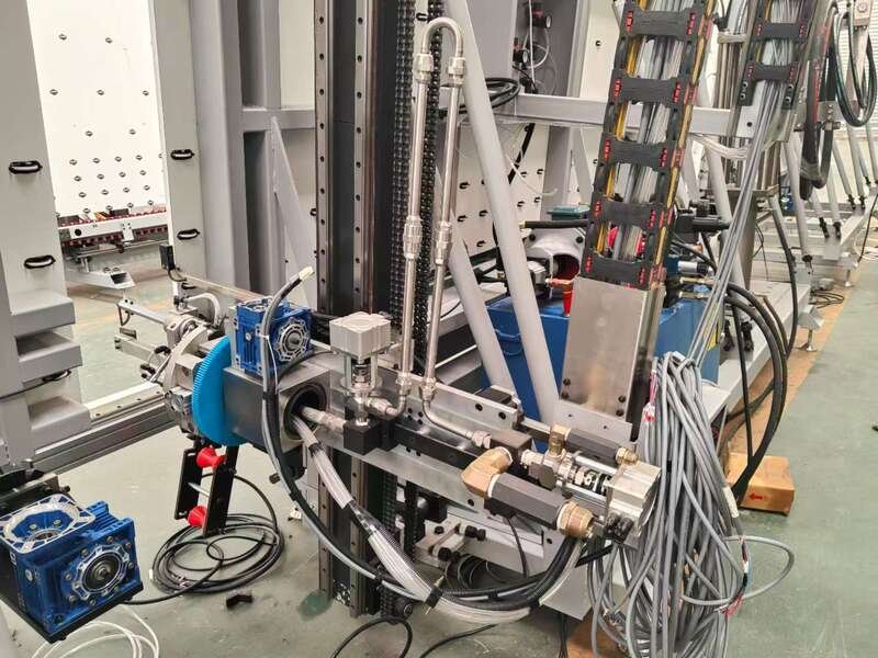High-performance pump system in a servo motor-driven automatic glass sealing robot, ensuring consistent and precise sealant flow.